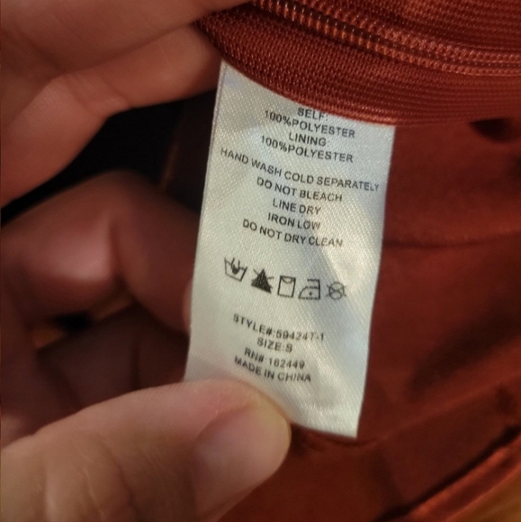 Milk & Honey Burnt Ruzt Orange Silk Puff-Sleeve Tie Back Crop Top - Picture 5 of 6